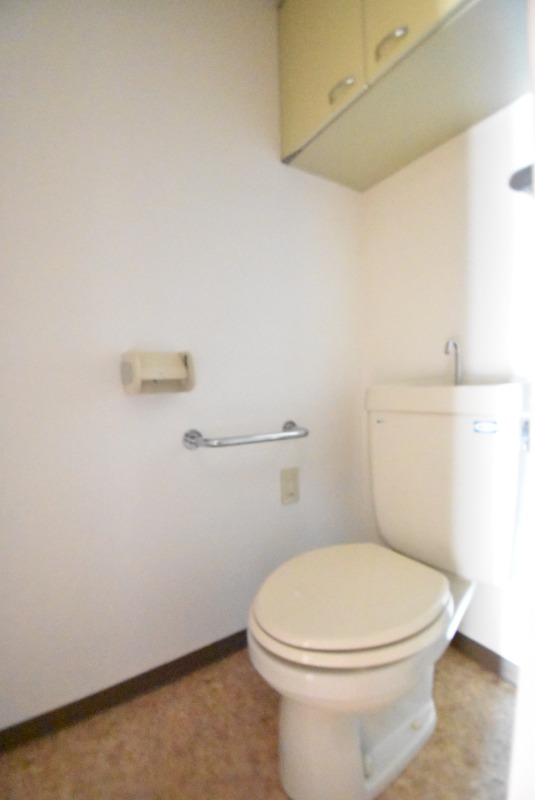 ��ʌ������s�X�쒬�̃}���V�����̃g�C��