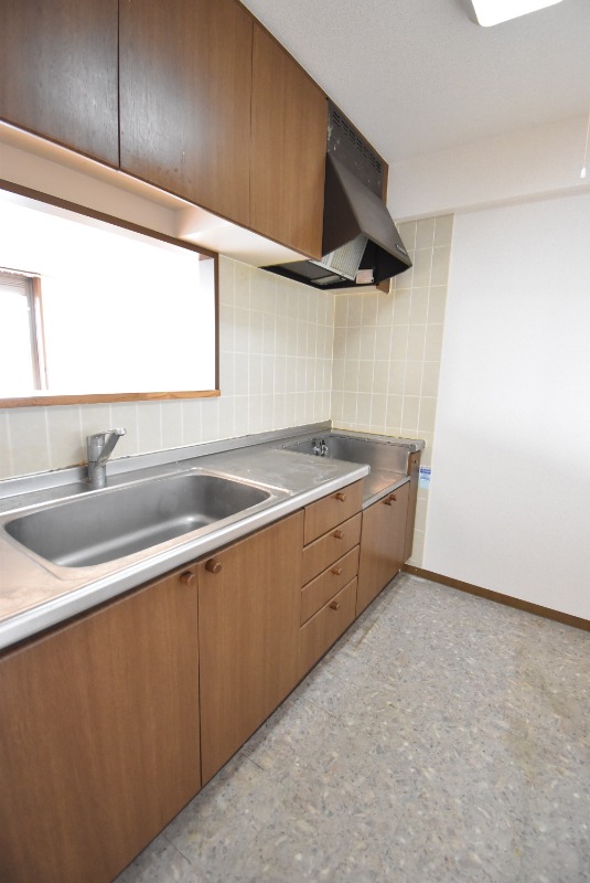 ��ʌ������s�_���Q���ڂ̃}���V�����̃L�b�`��