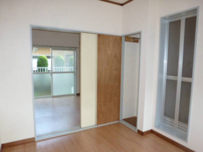 ��ʌ��������܎s�΋擌�Y�a�R���ڂ̃A�p�[�g�̂��̑������E�X�y�[�X