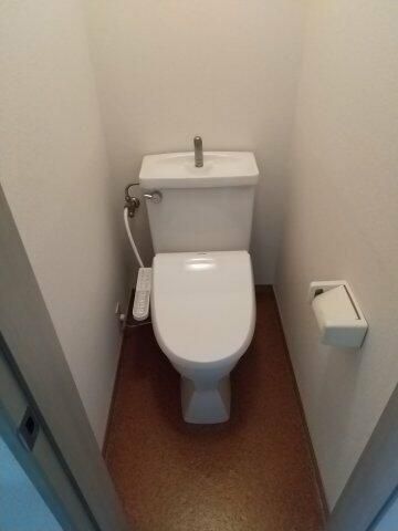 ��ʌ��@�c�s���Q���ڂ̃A�p�[�g�̃g�C��