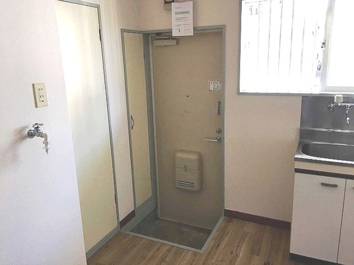 ��ʌ��������܎s�΋擌�Y�a�R���ڂ̃A�p�[�g�̌���