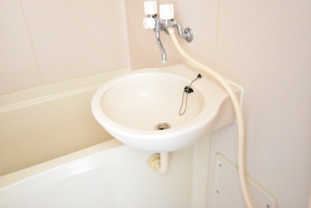 ��ʌ��������܎s�΋擌�Y�a�R���ڂ̃A�p�[�g�̐��ʏ�