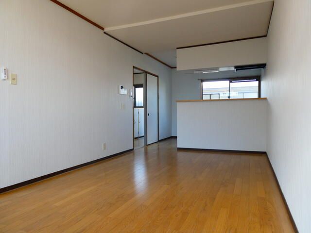 ��ʌ�����s�厚�����̃A�p�[�g�̋����E���r���O