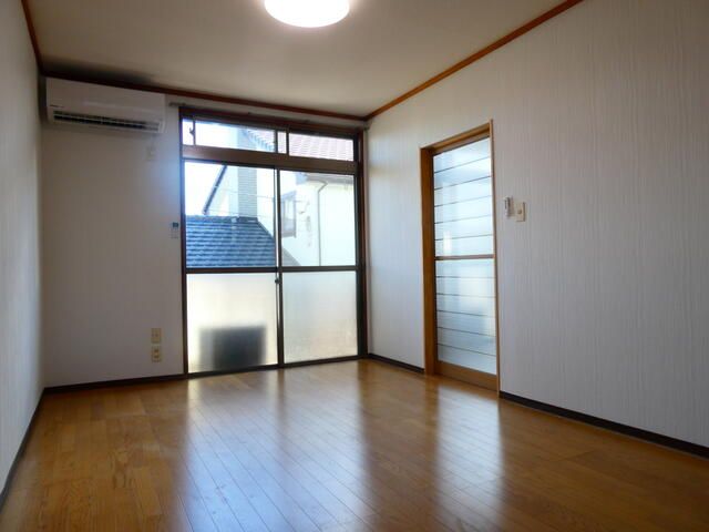 ��ʌ�����s�厚�����̃A�p�[�g�̂��̑������E�X�y�[�X