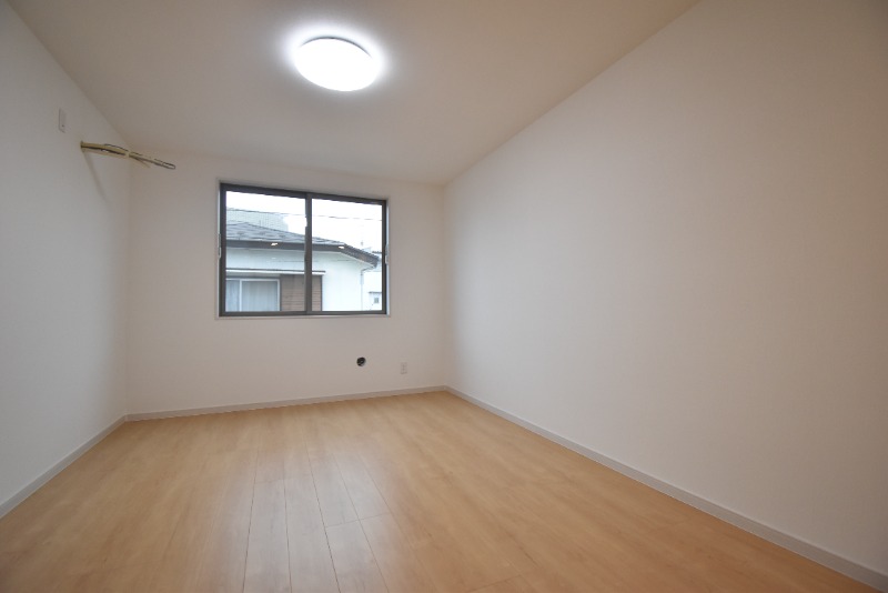 ��ʌ���z�s�厚���؂̃A�p�[�g�̂��̑������E�X�y�[�X