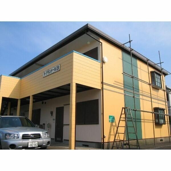 ��ʌ�����s�݉ƒ��̃A�p�[�g�̌����O��