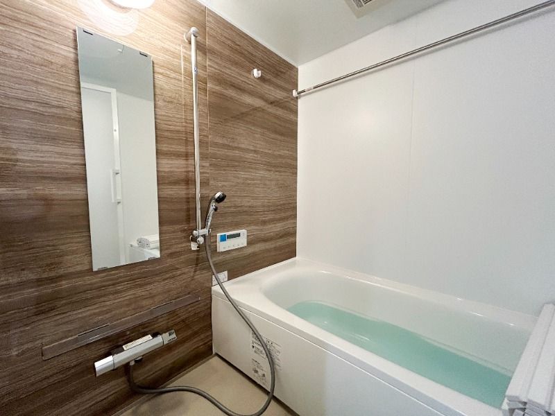 ��ʌ��������܎s�k����i���R���ڂ̃A�p�[�g�̃o�X