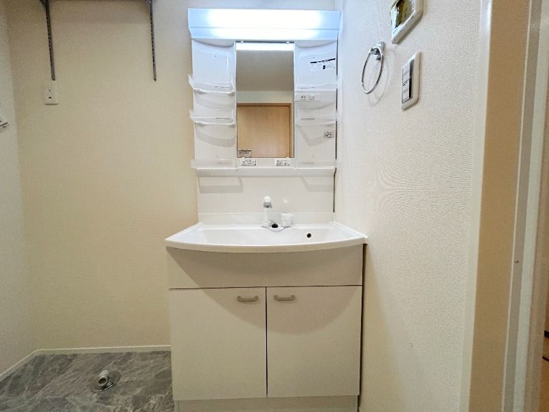 ��ʌ��������܎s�k����i���R���ڂ̃A�p�[�g�̐��ʏ�