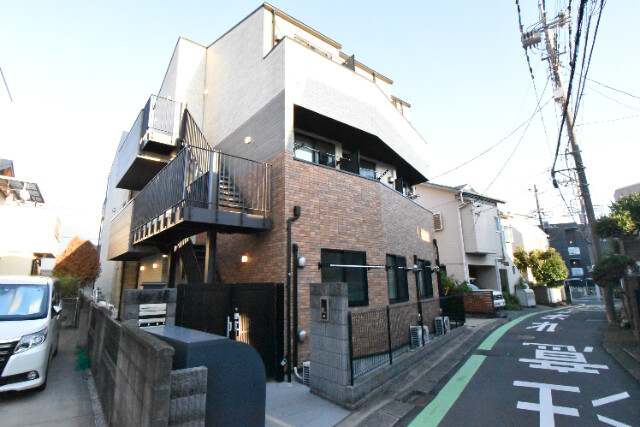 ��ʌ��������܎s�Y�a���؍�S���ڂ̃A�p�[�g�̌����O��