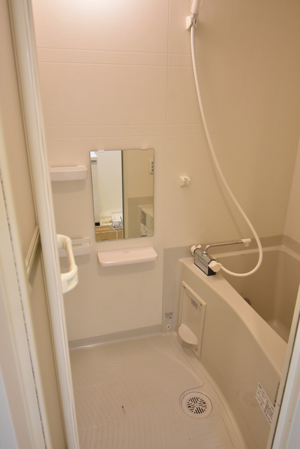 ��ʌ��������܎s�Y�a���؍�S���ڂ̃A�p�[�g�̃o�X