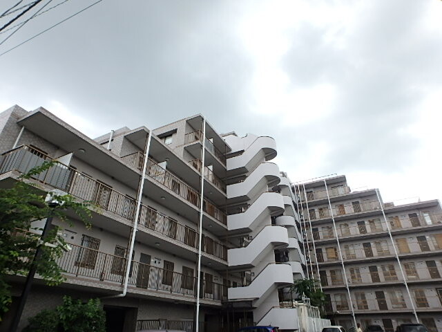 ��ʌ��������܎s��{��O���Q���ڂ̃}���V�����̌����O��