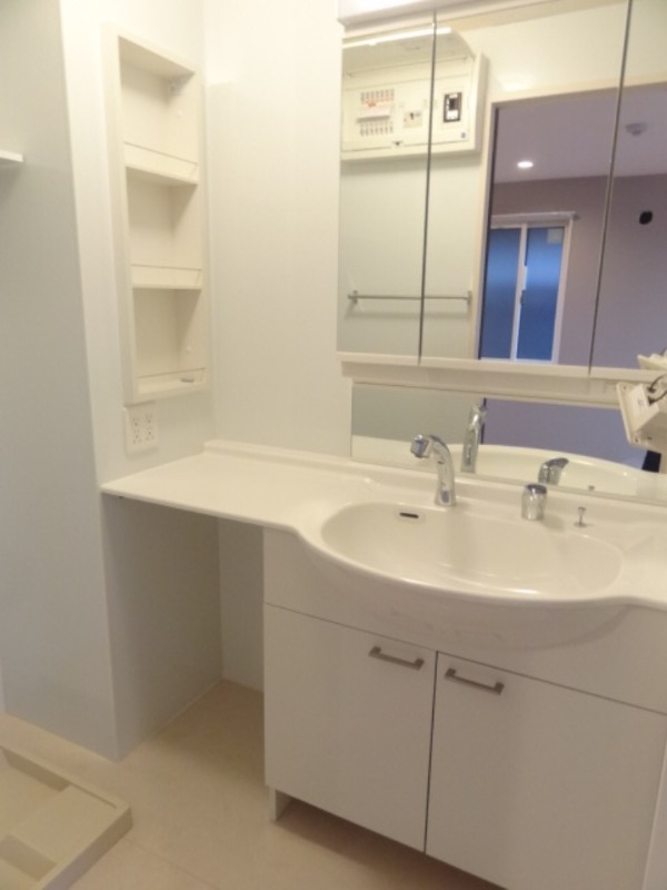 ��ʌ��@�c�s���R���ڂ̃A�p�[�g�̐��ʏ�