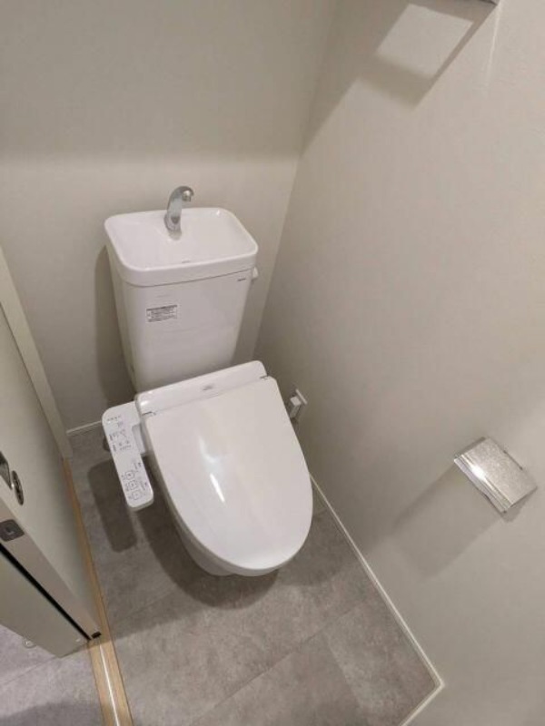 ��ʌ������s�������̃A�p�[�g�̃g�C��