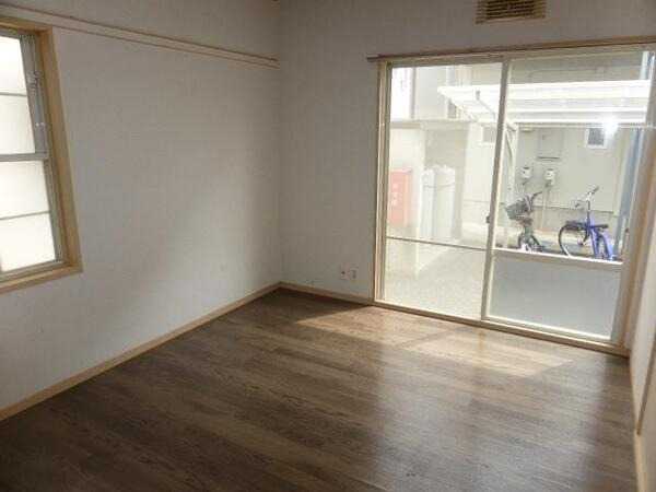 ��ʌ�����s�����Q���ڂ̃A�p�[�g�̂��̑������E�X�y�[�X