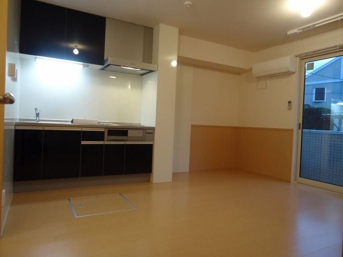 ��ʌ��������܎s�����攪���q�R���ڂ̃A�p�[�g�̋��ԁE���r���O