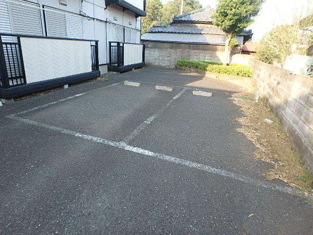 ��ʌ��������܎s�������a�c���P���ڂ̃A�p�[�g�̒��ԏ�