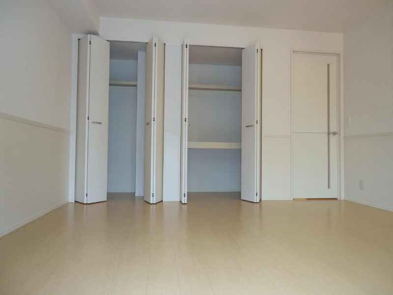 ��ʌ�����s�厚�����̃A�p�[�g�̂��̑������E�X�y�[�X