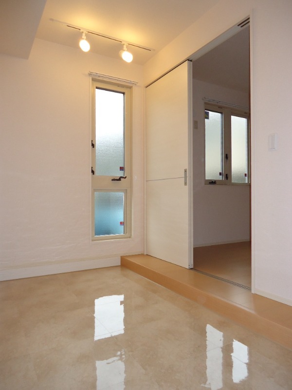 ��ʌ�����s�厚�����̃A�p�[�g�̌���