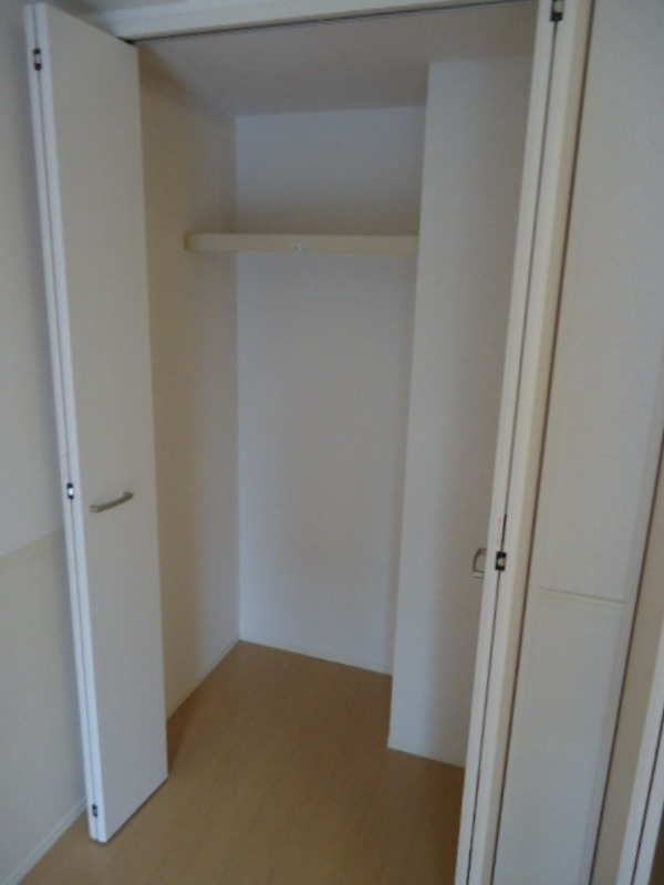 ��ʌ�����s�厚�����̃A�p�[�g�̎��[