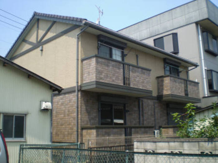 ��ʌ��z�J�s�ԎR�{��17-15�̃A�p�[�g�̌����O��