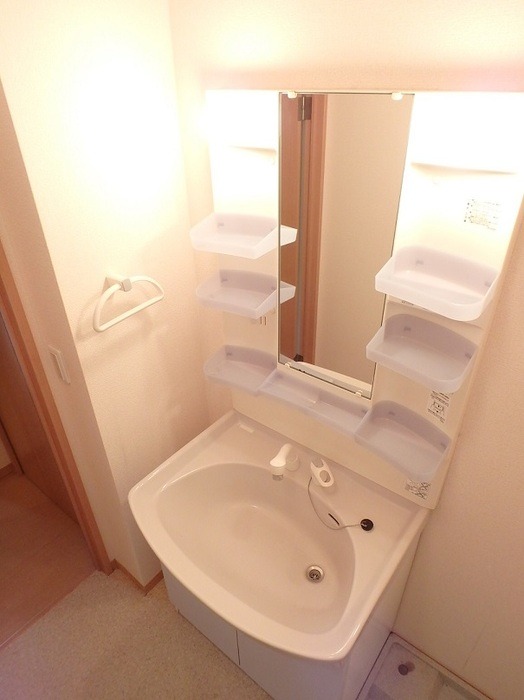 ��ʌ��z�J�s�ԎR�{���̃A�p�[�g�̐��ʏ�