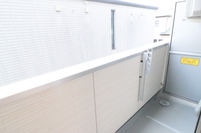 ��ʌ��������܎s�����擌��{�U���ڂ̃A�p�[�g�̃o���R�j�[