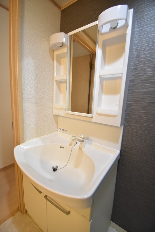 ��ʌ��������܎s��΋摾�c�Q���ڂ̃A�p�[�g�̐��ʏ�