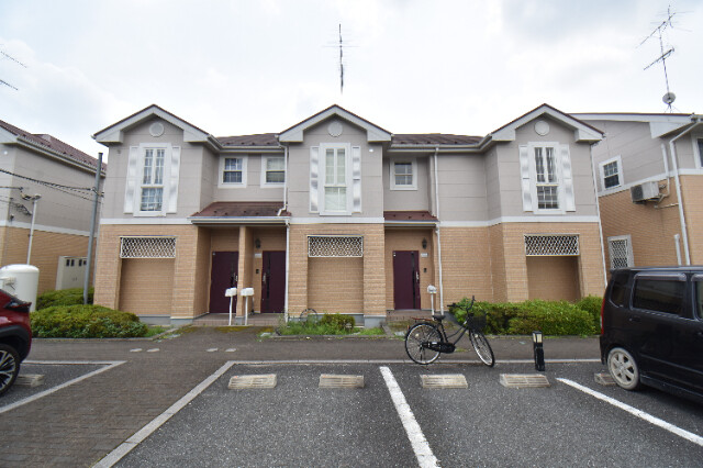 ��ʌ��������܎s��΋摾�c�Q���ڂ̃A�p�[�g�̒��ԏ�