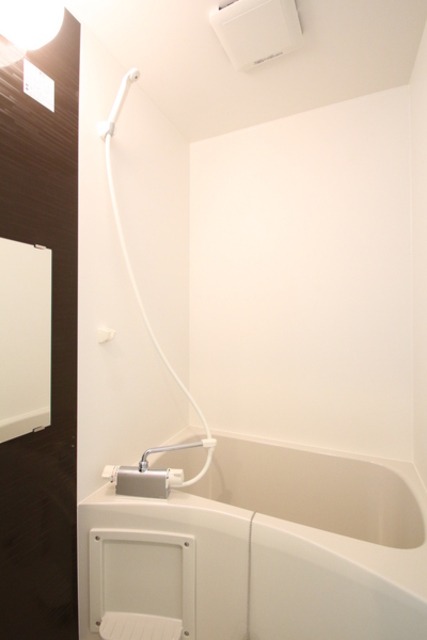 ��ʌ��������܎s��{��O���P���ڂ̃A�p�[�g�̃o�X