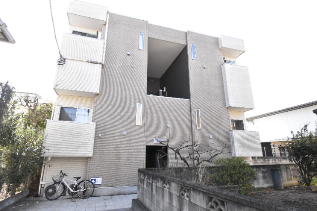 ��ʌ��������܎s��{��O���P����1427-1�̃A�p�[�g�̌����O��