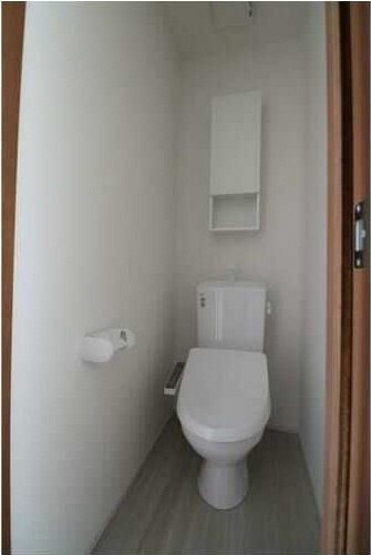 ��ʌ������s���R�P���ڂ̃A�p�[�g�̃g�C��