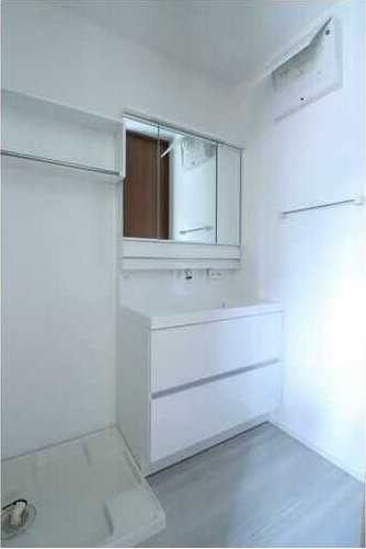 ��ʌ������s���R�P���ڂ̃A�p�[�g�̂��̑��ݔ�