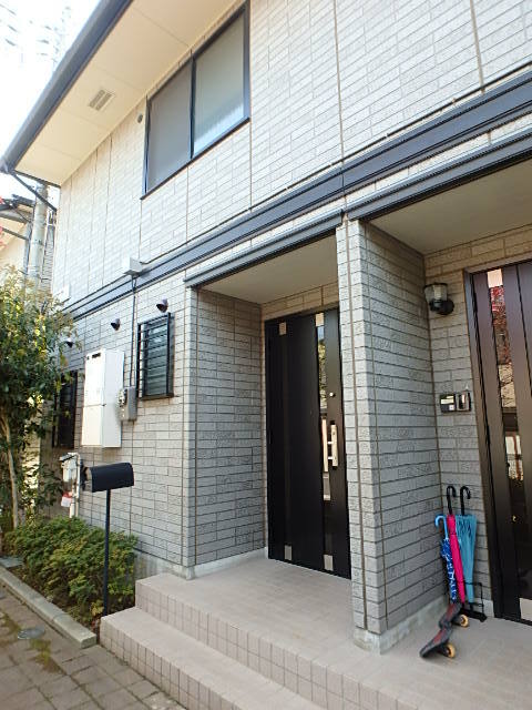 ��ʌ��������܎s�k����i���Q����1577-1�̃e���X�n�E�X�̌����O��