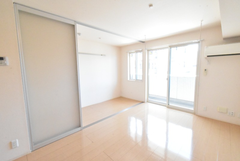 ��ʌ��z�J�s���C�N�^�E���T���ڂ̃A�p�[�g�̂��̑������E�X�y�[�X