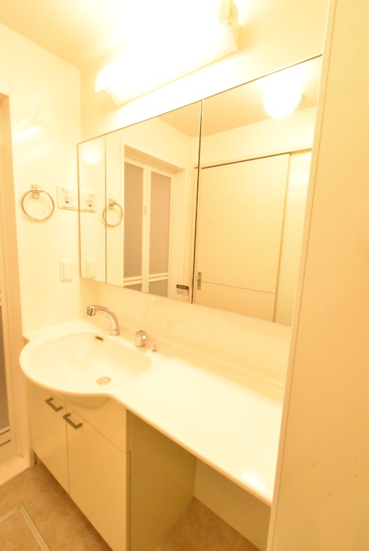 ��ʌ��z�J�s���C�N�^�E���T���ڂ̃A�p�[�g�̐��ʏ�