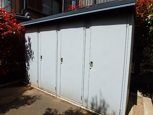 ��ʌ��������܎s�k����i���Q���ڂ̃e���X�n�E�X�̂��̑�