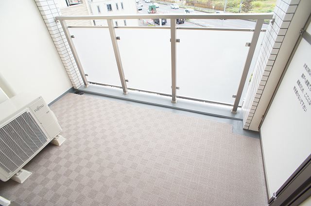 ��ʌ�����s�厚���̃}���V�����̃o���R�j�[