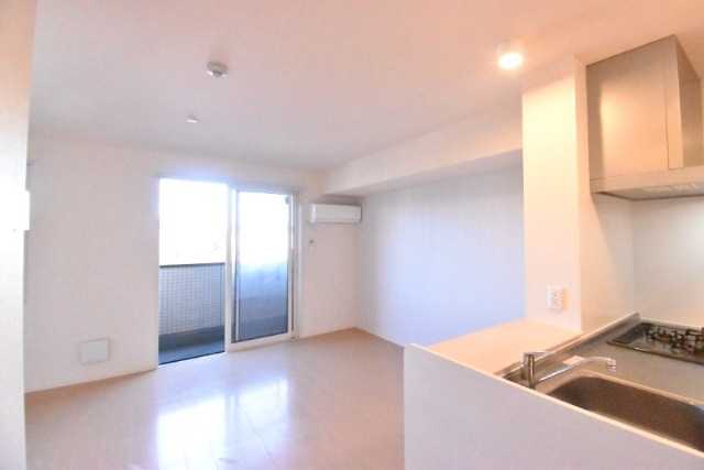 ��ʌ������s�������̃A�p�[�g�̋��ԁE���r���O