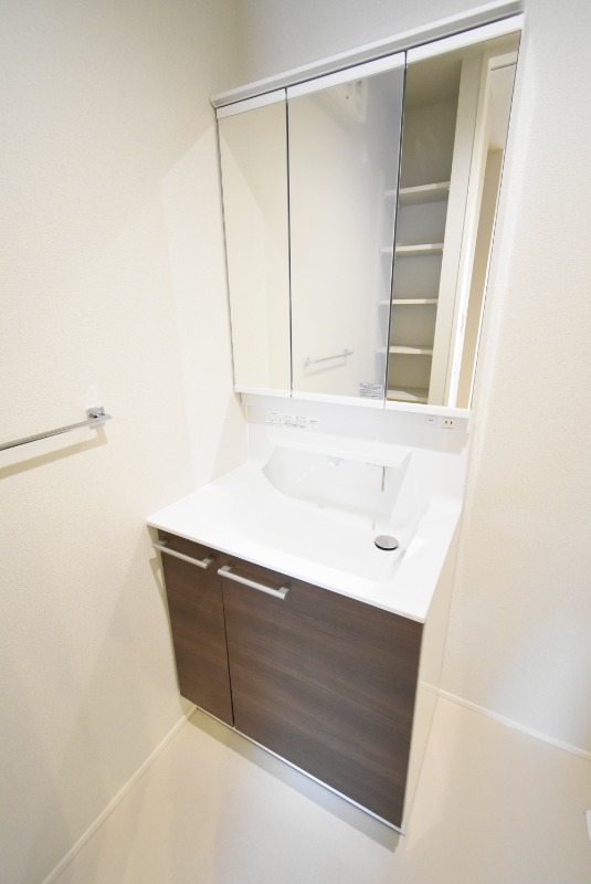 ��ʌ��������܎s������x�蒬�̃A�p�[�g�̐��ʏ�