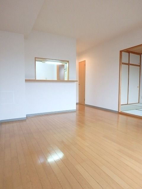 ��ʌ�����s�厚���s�̃}���V�����̋��ԁE���r���O