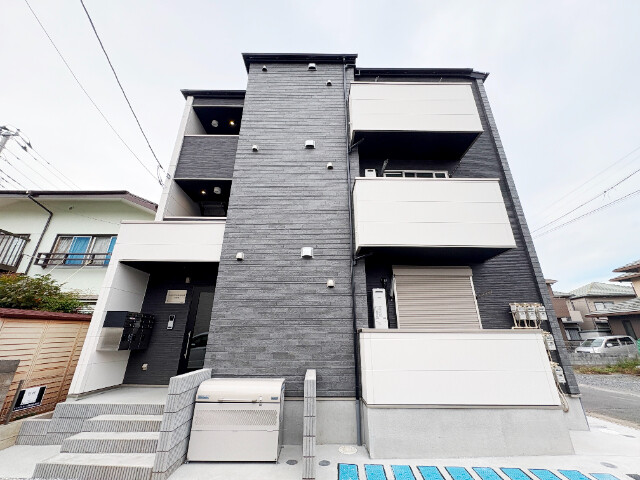 ��ʌ��������܎s�������a�c���Q���ڂ̃A�p�[�g�̌����O��