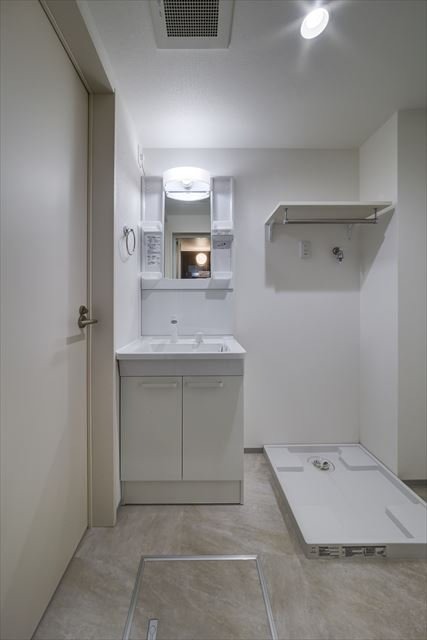 ��ʌ��������܎s����厚�w��̃A�p�[�g�̐��ʏ�