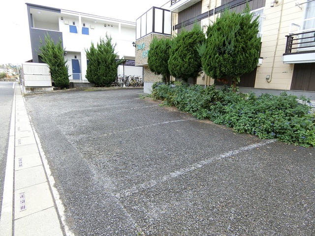 ��ʌ��������܎s�����擌��{�U���ڂ̃A�p�[�g�̒��ԏ�