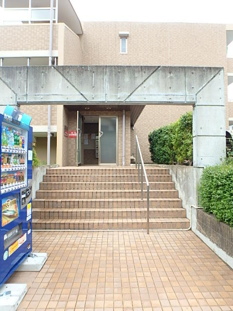 ��ʌ�����s�厚���s�̃}���V�����̃G���g�����X