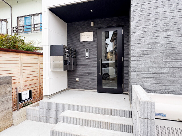 ��ʌ��������܎s�������a�c���Q���ڂ̃A�p�[�g�̃G���g�����X