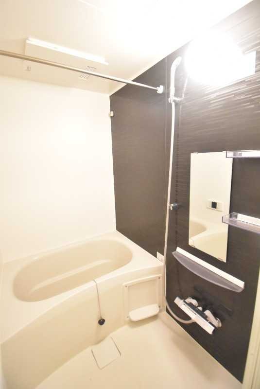 ��ʌ��������܎s�k��������Q���ڂ̃A�p�[�g�̃o�X