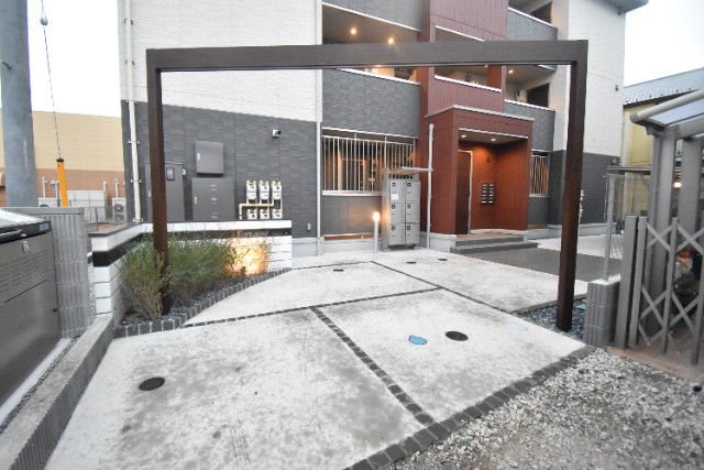 ��ʌ��������܎s�k��������Q����110�̃A�p�[�g�̌����O��