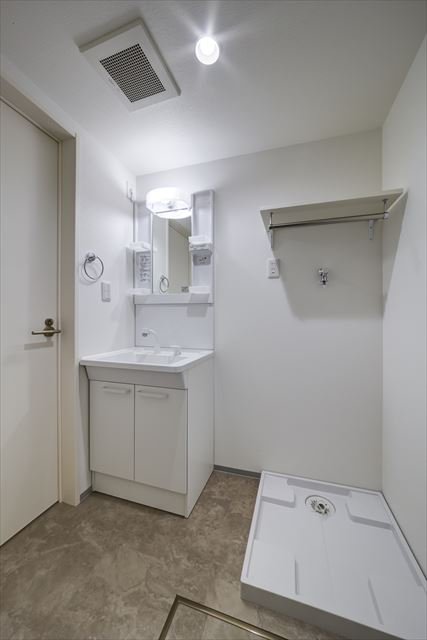 ��ʌ��������܎s�k��A�|���P���ڂ̃A�p�[�g�̐��ʏ�