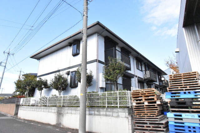 ��ʌ�����s���ԂR���ڂ̃A�p�[�g�̌����O��