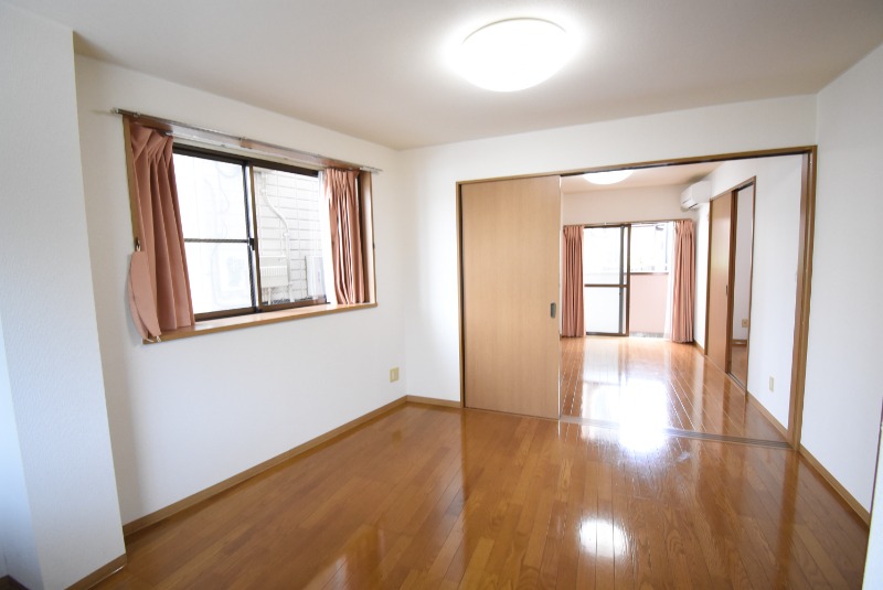 ��ʌ��������܎s��{��x�̓����R���ڂ̃}���V�����̋��ԁE���r���O